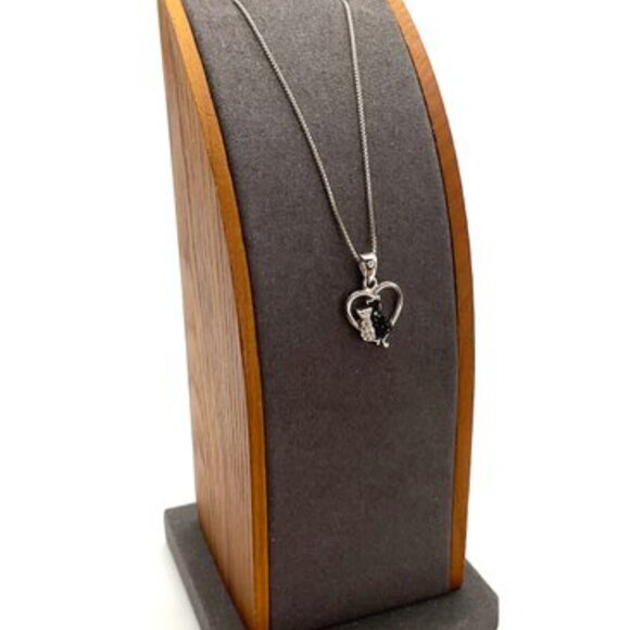 Cat Heart Pendant on a 16" Silver Chain. Stamped 925 - Picture 5 of 6